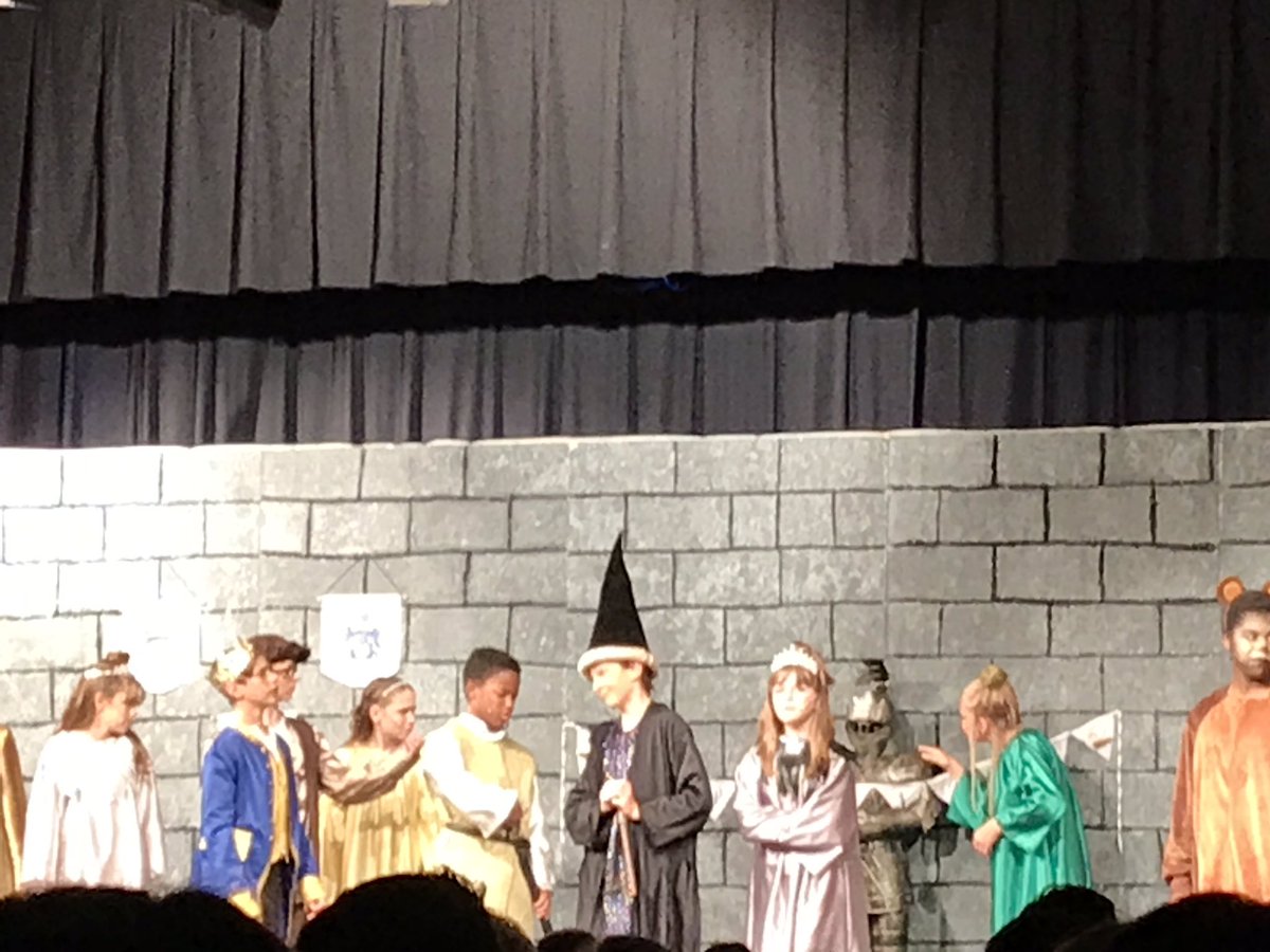 Staci Lester tweet media