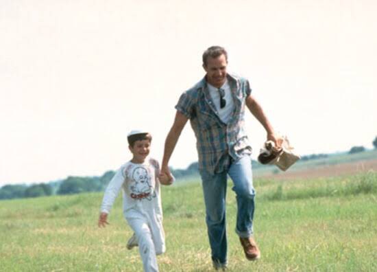 無職ぎをでずっぽ パーフェクトワールド 洋画の方 刑務所脱獄後少年を人質に取った男と少年の逃避行の話 とあらすじはつまんなそうだけどこれがなかなかどうして面白い 監督誰かなと思ったらクリントイーストウッドだったやっぱりな 子供ながらにジーンと来