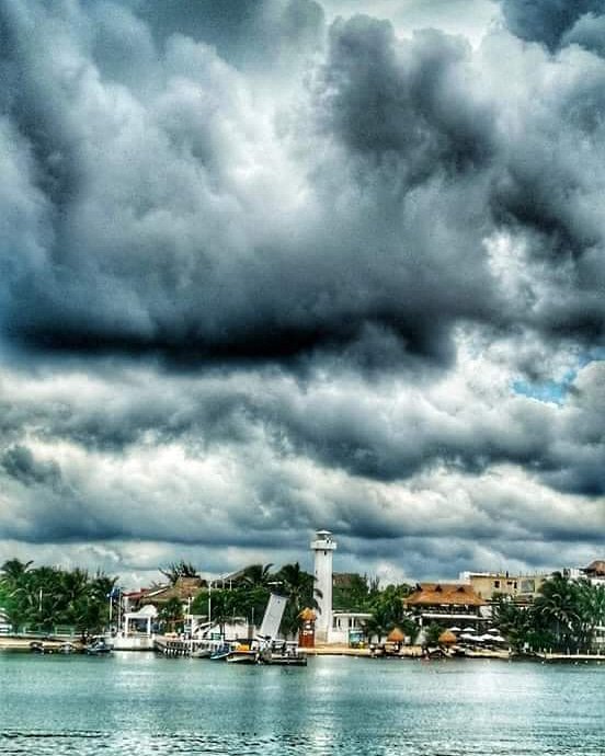mxmqroo's tweet photo. Puerto Morelos es bello hasta en días nublados. #QuintanaRoo  #PuertoMorelos https://t.co/huNeYEUKNc