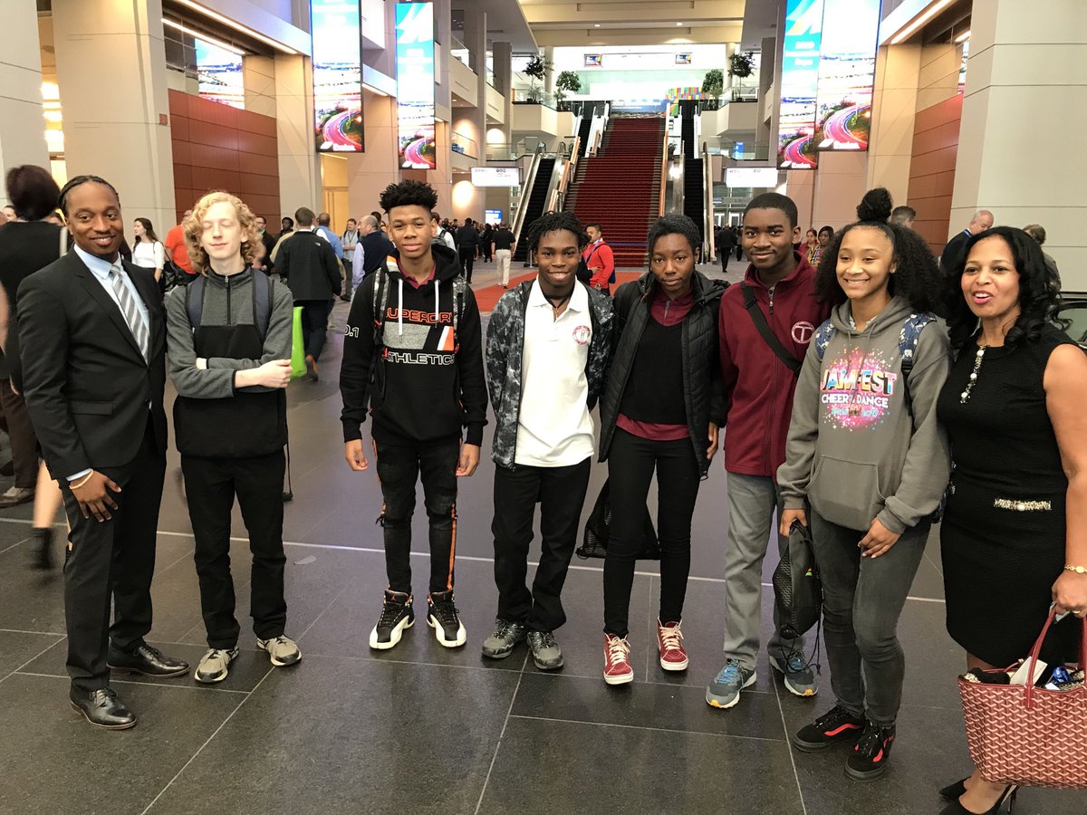 McKinley engineering and IT students at the Exelon Innovation Expo. They got to see the amazing technologies used by Exelon to provide power to America. ⁦<a href="/NAFCareerAcads/">NAF</a>⁩ ⁦<a href="/MTHSTrainer/">McKinley Tech EC</a>⁩ #DCPSrising ⁦<a href="/Exelon/">Exelon Corporation</a>⁩
