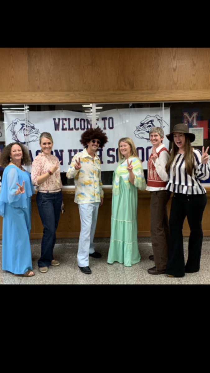 ChapesFamily's tweet photo. Throwback Thursday was my favorite day of #MHSHomecomingWeek19! #TheStascheIsReal👨🦰
Red and Blue Day tomorrow! Seniors and staff members wear RED. Everyone else wear BLUE! https://t.co/htVnpHqbHN