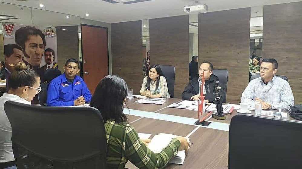 Vivienda_GobCoj's tweet photo. 2/2 #Via @MargaudPSUV ...legado de nuestro Comandante Hugo Chávez y compromiso renovado de nuestro Líder @nicolasmaduro 🇻🇪
"Nuestra prioridad es el bienestar del Pueblo y estamos trabajando sin descanso para garantizarselo"
#JuntosTodoEsPosible  #UnidosVenceremos https://t.co/pg1ZCvoePp
