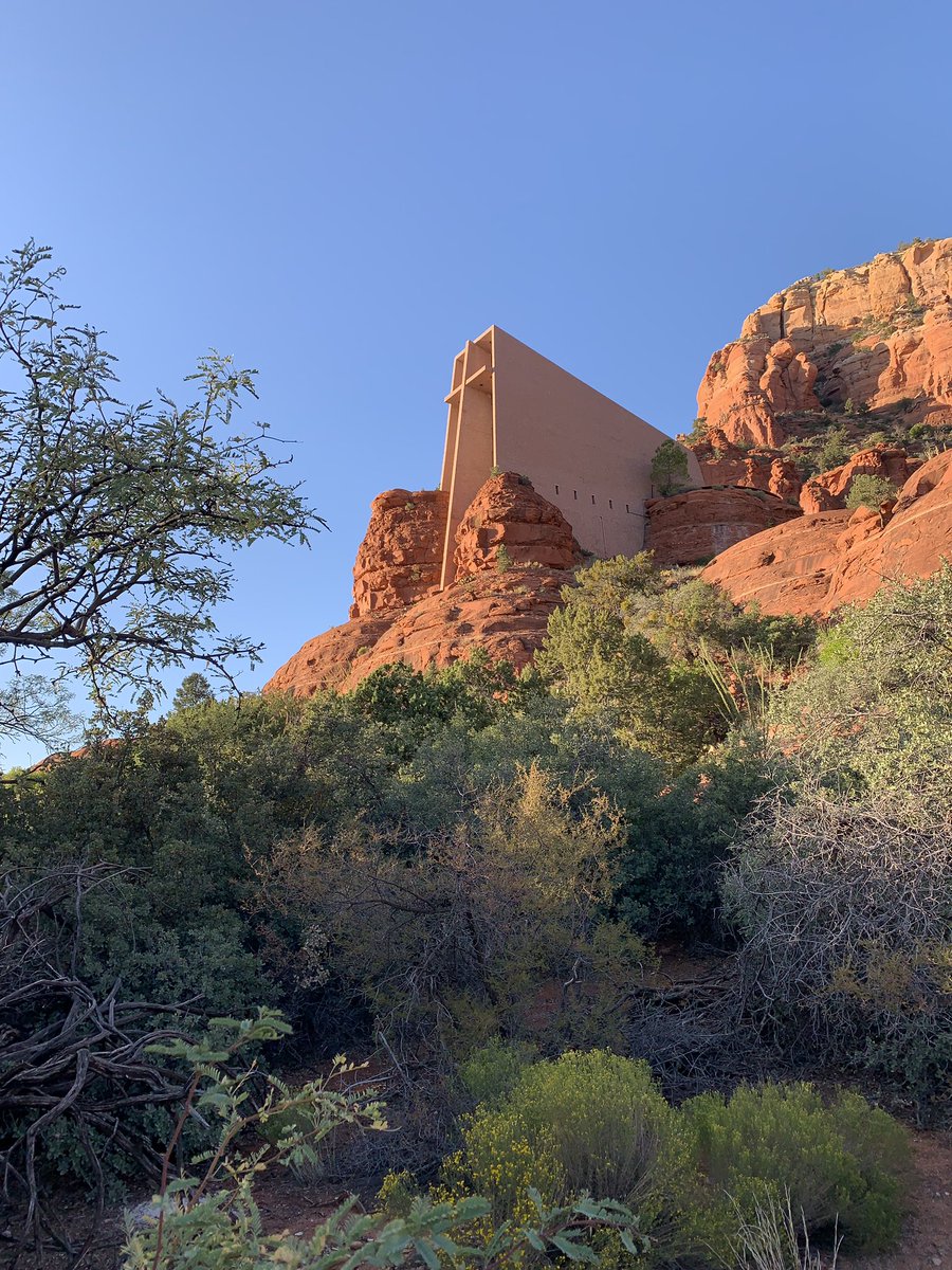 vdzassociates's tweet image. Chapel of the Holy Cross. Collaboration of architect and artist. Completed in 1956.  #lloydwright #sedona
