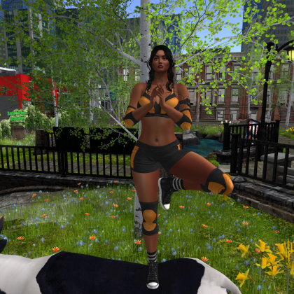The #RadianceTitle will come to The Rani, it is as certain as The Cows moo. Don't miss the #TripleThreat as The Rani does battle with @LyraPhoenixVWE and <a href="/CheerForBee/">Becky (IC)</a> at #VWEOldSchool tonight! <a href="/vwewrestling/">VWE Wrestling</a>