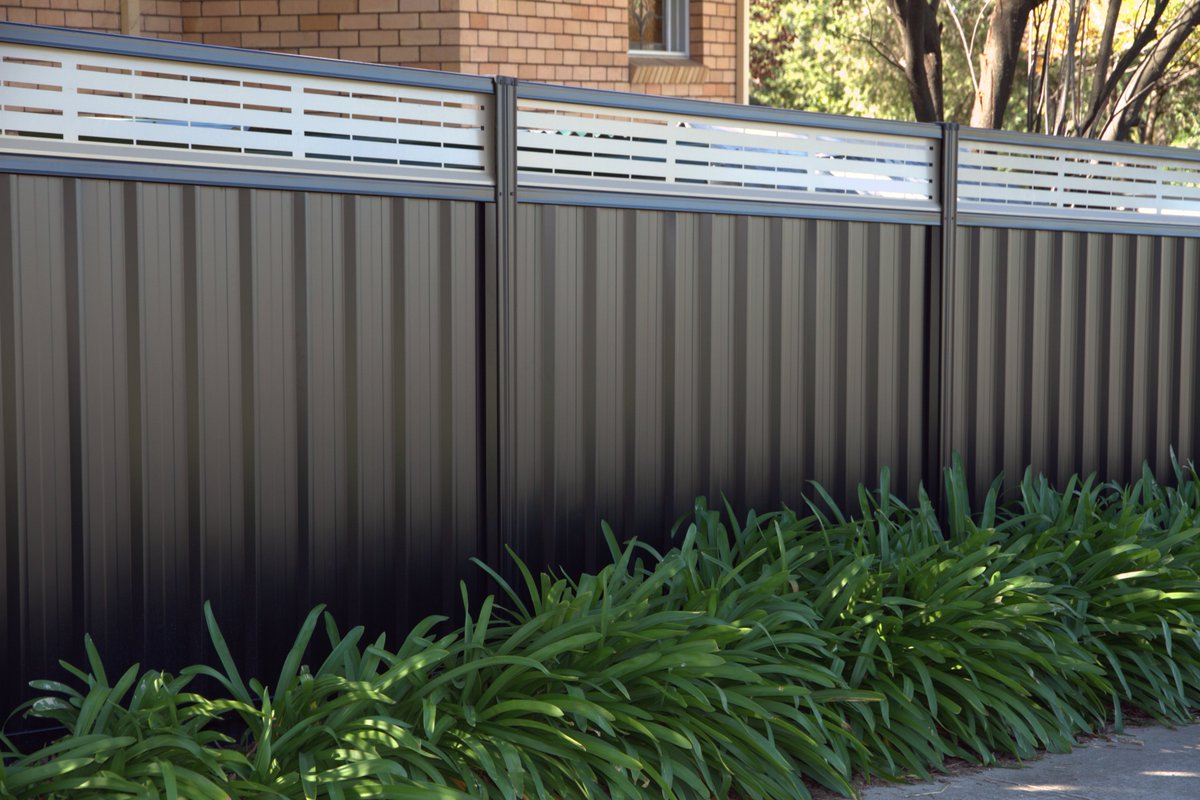 SuperiorSteel1's tweet photo. Our #corebusiness is the supply of a wide range of #steelproducts &amp; services:
#Fencingproducts
#Roofingproducts
#Reinforcingproducts
#Fabrication, #supplyonly or #supplyinstall. 
VIEW OUR RANGE at https://t.co/JjAH0ZrC0b 
We are in #Nerang and #Jimboomba. 
#superiorsteel https://t.co/IchIpoxdHK