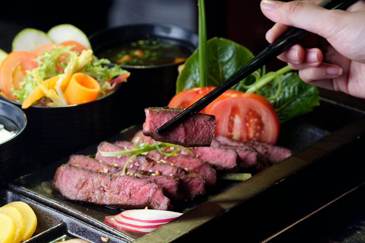 AlagonSpa's tweet photo. It's time for dinner!!🍜🍜🍜
Grilled Salmon or Grilled Beef with Miso Soup and Steamed Rice? - Healthy single meal consumes so many different foods which are rich in vitamins, minerals, and enzymes.
________________________
Bonjour Restaurant
📍303 Ly Tu Trong St, District 1, HCM https://t.co/2oN7Ox2Szr