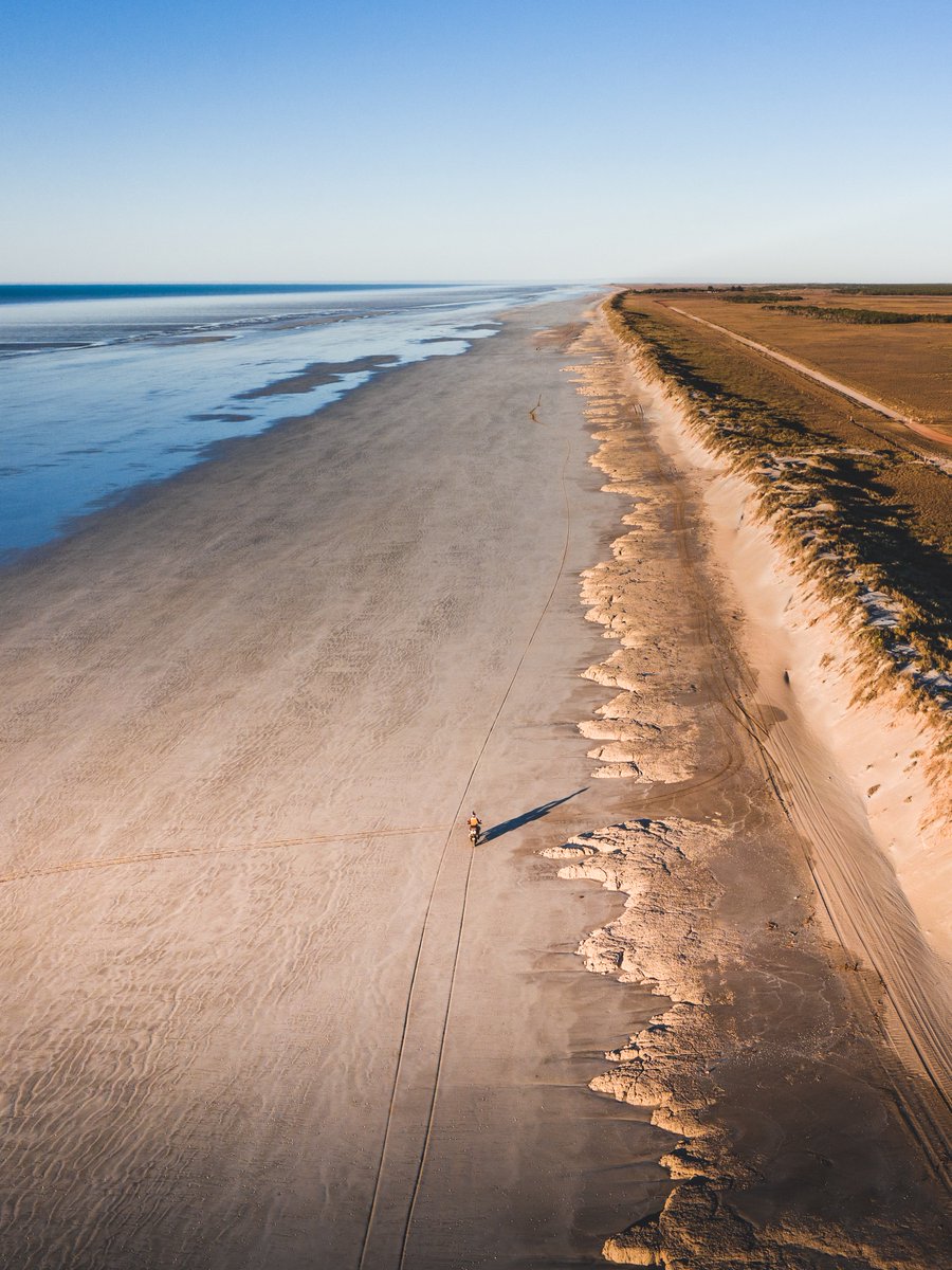 danxparsons's tweet photo. Riding along a totally empty Eighty Mile Beach at sunset is wild.
✖
Adventure Partners:
📷 @sonyaustralia
📸 @georgescameras
✖
I acknowledge the traditional custodians of the land through which I travel and extend my respect to Elders past, present and emerging. https://t.co/UjSxA6g3ah
