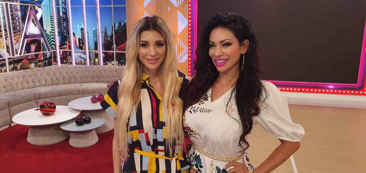 Greyskoch's tweet photo. Gracias!!!🙏 @Moria_Casan @IncorrectasOk @maxicardaci @NoeCardaci y a toda la Produccion de #incorrectasok por hacerme sentir una Reina y una #vayaina más, Me encanta como me tratan en @AmericaTV @IncorrectasOk con mucho amor y respeto muchísimas gracias!! De ♥️♥️♥️ https://t.co/yqwUbTSTIW