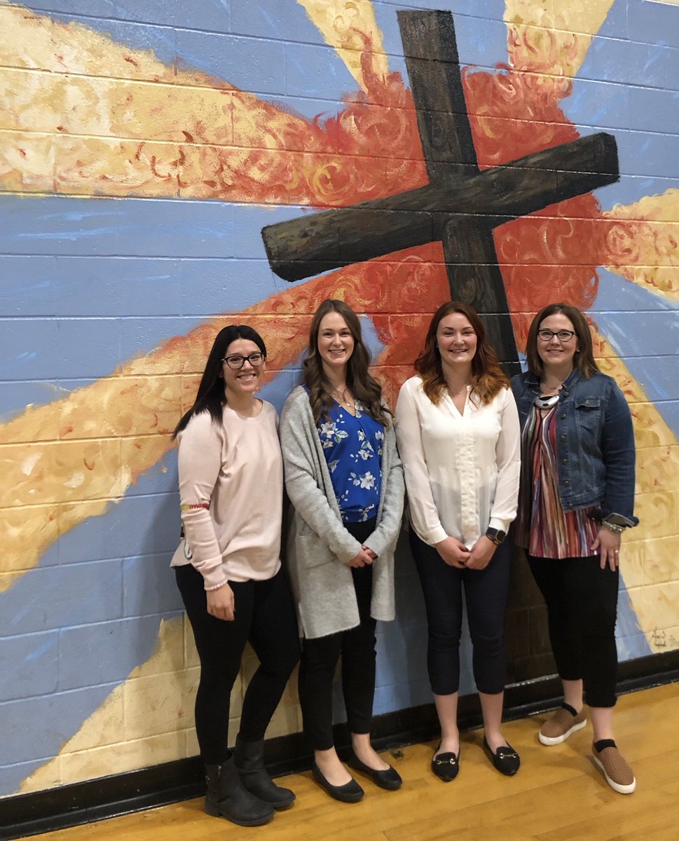 We welcome our student teachers, Miss Foster &amp; Miss Brown from @Education_UofA Thank-you mentor teachers <a href="/JackieComartin/">Jackie Comartin</a> &amp; <a href="/MsSJBennett/">Stephanie Bennett</a> #learningtogether 🍎