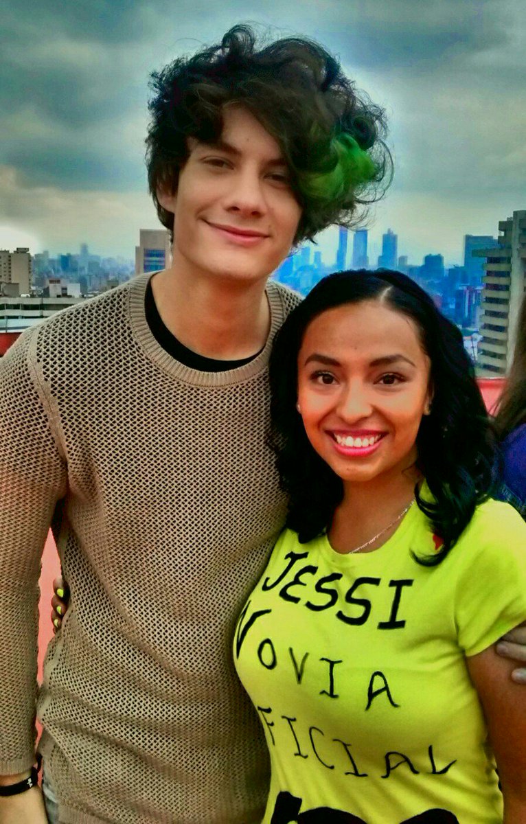 EstrelliJessica's tweet image. Esas acciones de parte de ellos, y la felicidad que me daban, junto con todas estas memorias te hacen darte cuenta que #CD9 valían y valen TODO ESOS ESFUERZOS y MUCHO MÁS!
#ThanksForAllCD9
@soyalannavarro @soyalonsovillal
@JosDice @bryanmouque
@freddyleyva
@CD9 
#CoderForever
