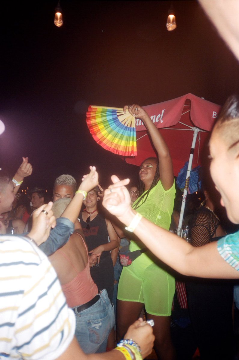 othizzle92's tweet photo. Cute party pics #omgvisuals #film #lgbt https://t.co/nG633m9gZL