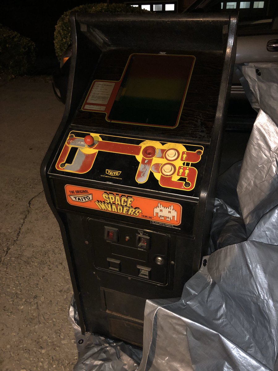 CaptNRetro's tweet photo. Pretty solid day...got all 4 of these for 280 dollars.. everything works except the BabyPac.. but please tell me more about your #arcade1up #GTFOH #kingofpickups https://t.co/6fpnNHheQE