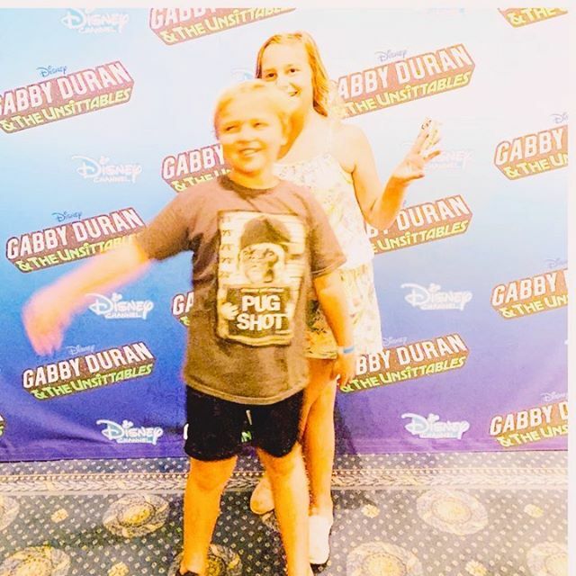 KristinCruz's tweet photo. #tbt 🎉FUN to last weekend with these two 👫@disneyland celebrating #GabbyDuran with friends❤️
.
.
🛸You can catch it tomorrow @disneychannel @disneynow for the debut (10/11)
.
👆🏼More pics in my Instastories & #momtourage highlights ⚫️
//
#disneylan… https://t.co/V0dSiSwyhn https://t.co/wkVOUGUZVM