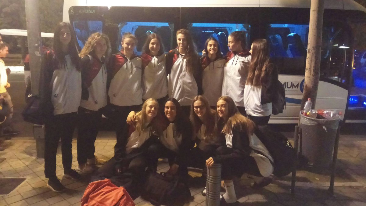 FABGranada's tweet photo. Partimos hacia el #CASEBA19 CF con ganas y mucha ilusión https://t.co/9qxzTCzQ7a