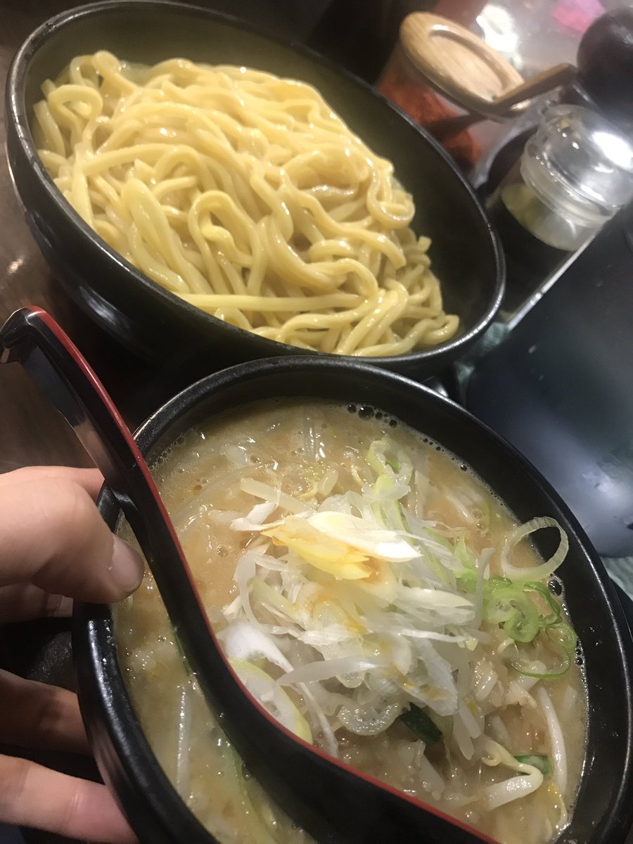 池袋 花田 つけ麺
濃厚〜〜たまに摂取したくなる☺️