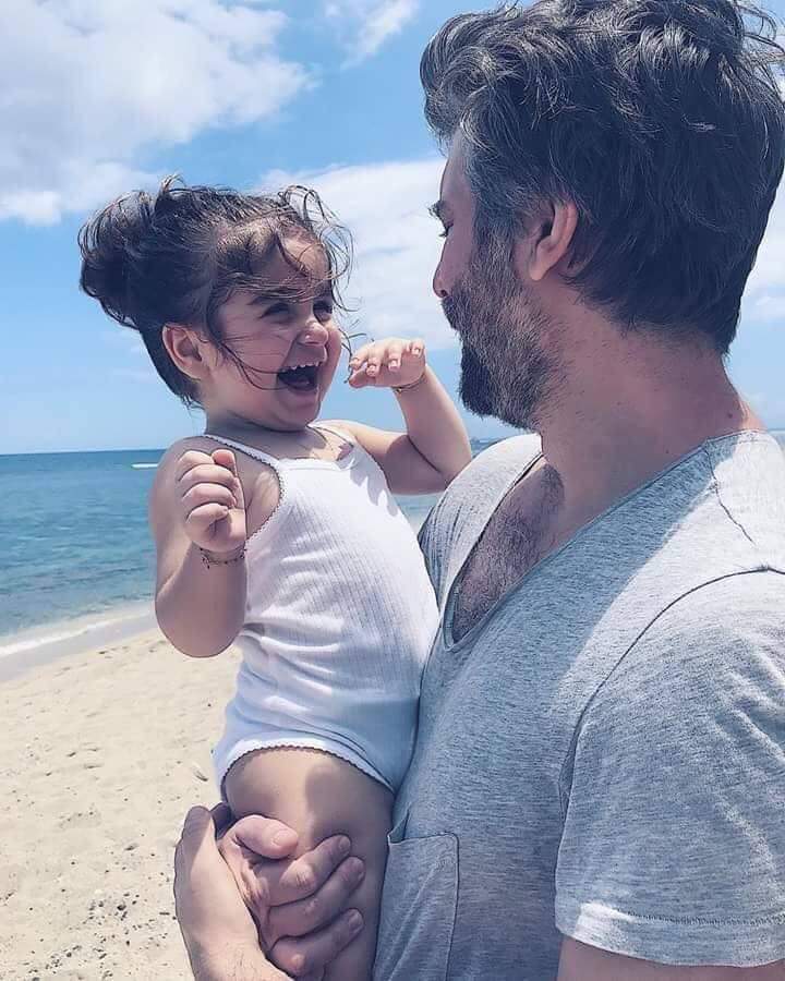 venkstesa's tweet photo. முதல் குழந்தை பெண் குழந்தையாக இருந்தால் 
வரம் வாங்கிய ..
தந்தை..தாயுமானவனும்  
அவனே....♥️

# உலக பெண் குழந்தை 
    தினம் https://t.co/7E0E2cqs8Q
