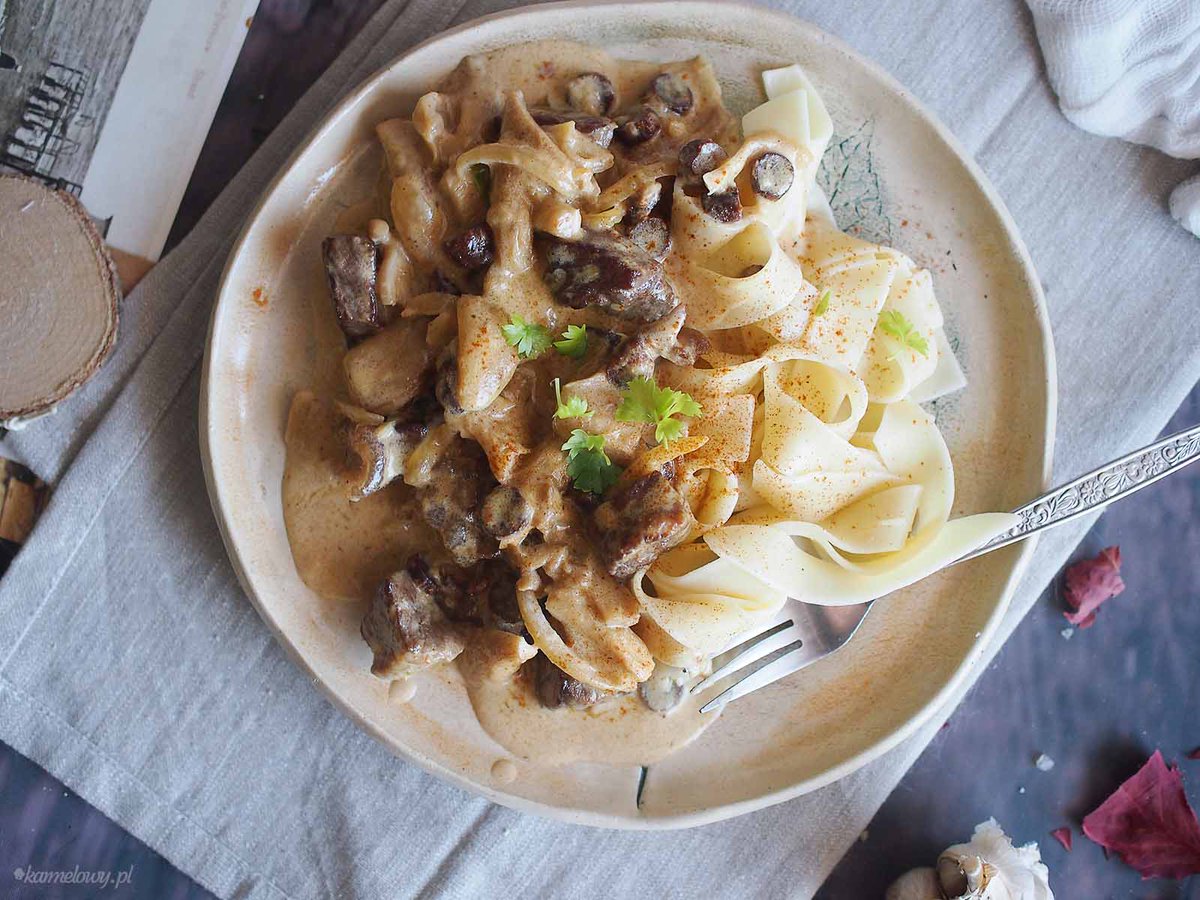 karmelowypl's tweet photo. Strogonow wołowy z boczniakami / Beef and oyster mushroom strogonoff
https://t.co/UQiW81v7rq https://t.co/Wrk0wx5YTh