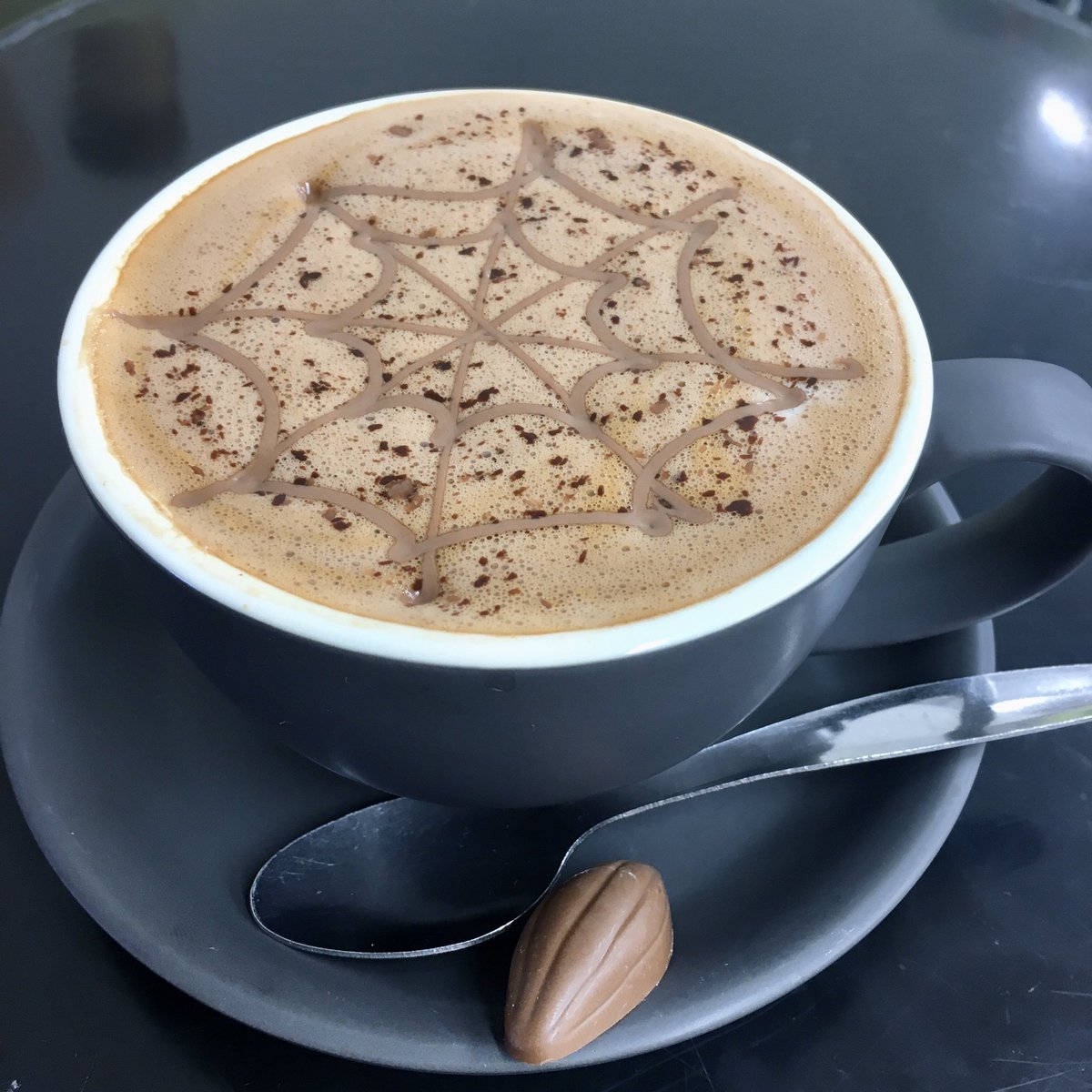 PureCocoaChocs's tweet image. Come and try our new autumn specials 🎃 

• Bonfire Spiced Hot Chocolate 
• Pumpkin Spiced Latte

Enjoy in or takeaway. 

#autumn #hotchocolate #latte #pumpkin #coffee #chocolatier