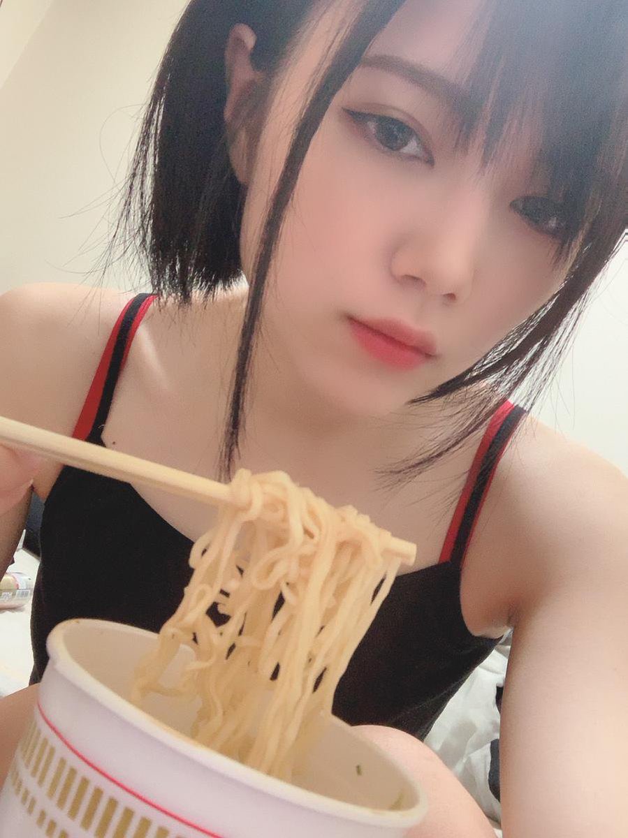ひとくち食べる？ https://t.co/iDlkY50TfN #ミスid2020 #涼森れむ #プレステージ #PRESTIGE #AV #CHEERZ #らーめんとじょし https://t.co/pfJb8xh5Dw