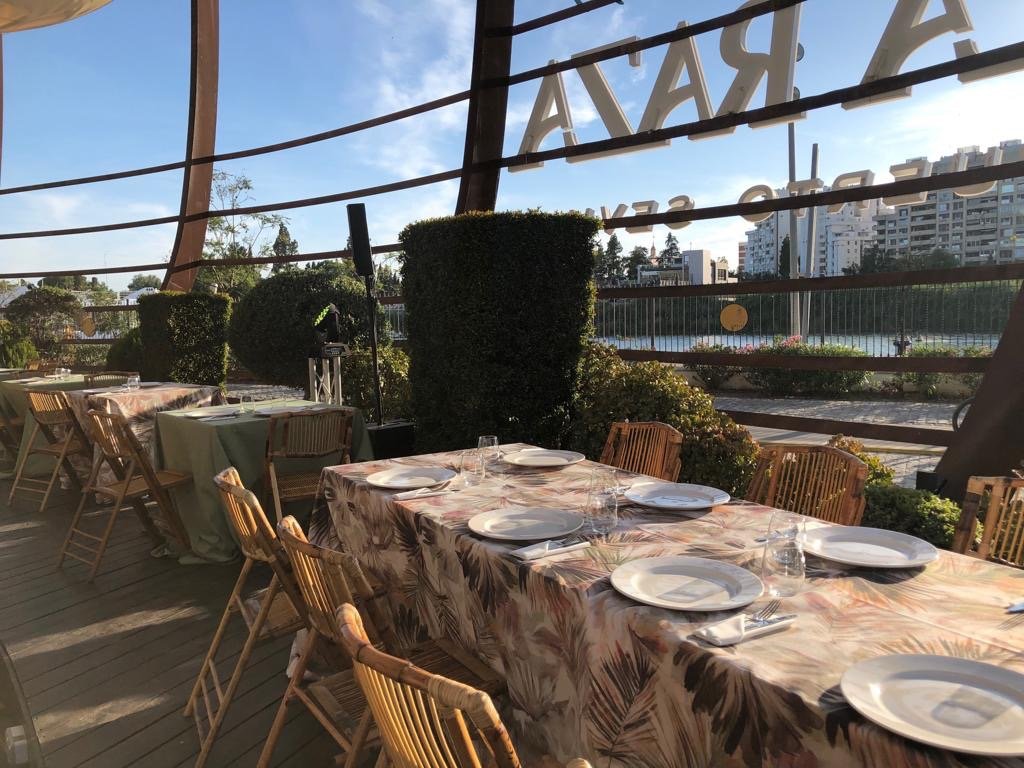 GrupoPDCLaRaza's tweet photo. ¡Vuelven las #CookingClasses! Ahora os esperamos en #LaRazaPuertoSevilla! Vente a #comer el #domingo y los #niños se divertirán cocinando Plazas limitadas, ¡reserva ya!☎️ 608 619 697 📧https://t.co/K0vdTxDsV5 #planenfamilia #tallerinfantil #ocioenfamilia #ocioinfantil https://t.co/tLZO7wb0NC