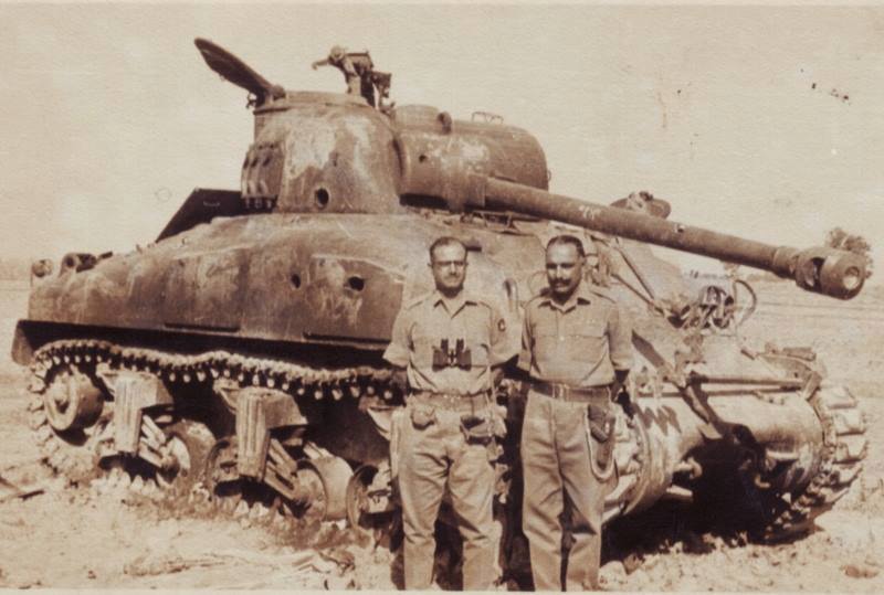 35 #RunawayPakArmyIndian Army officers near Pakistani M4A1E6 Sherman that was destroyed by the Indian Army during the 1965 Indo-Pak War