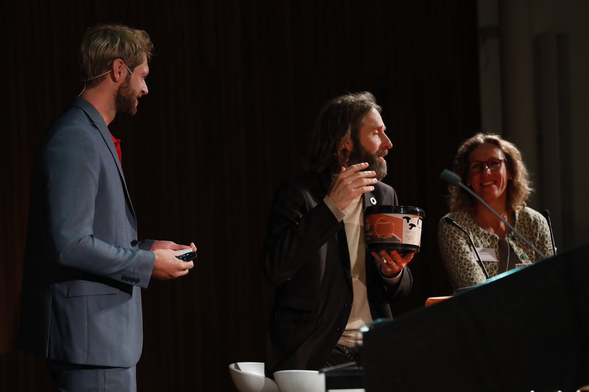 Jos Vogelzang tweet media