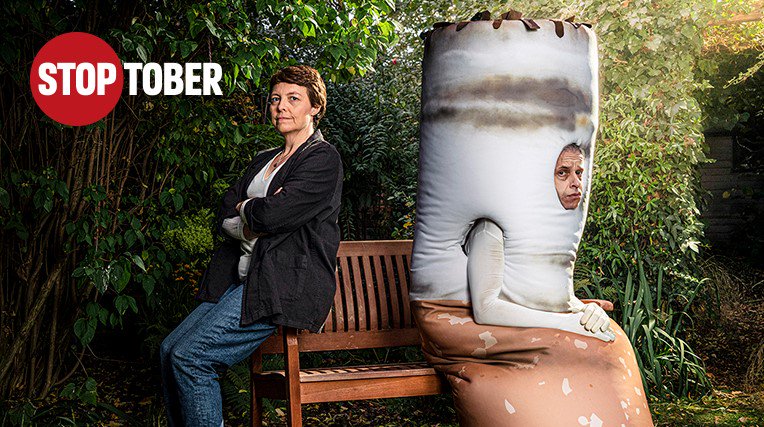 NHSEngland's tweet photo. Quitting #smoking for 10 years sees your risk of lung cancer fall to half the risk of someone who continues smoking. Find out more about quitting today: https://t.co/tWaFFYZrma https://t.co/cfaxAbgvUP