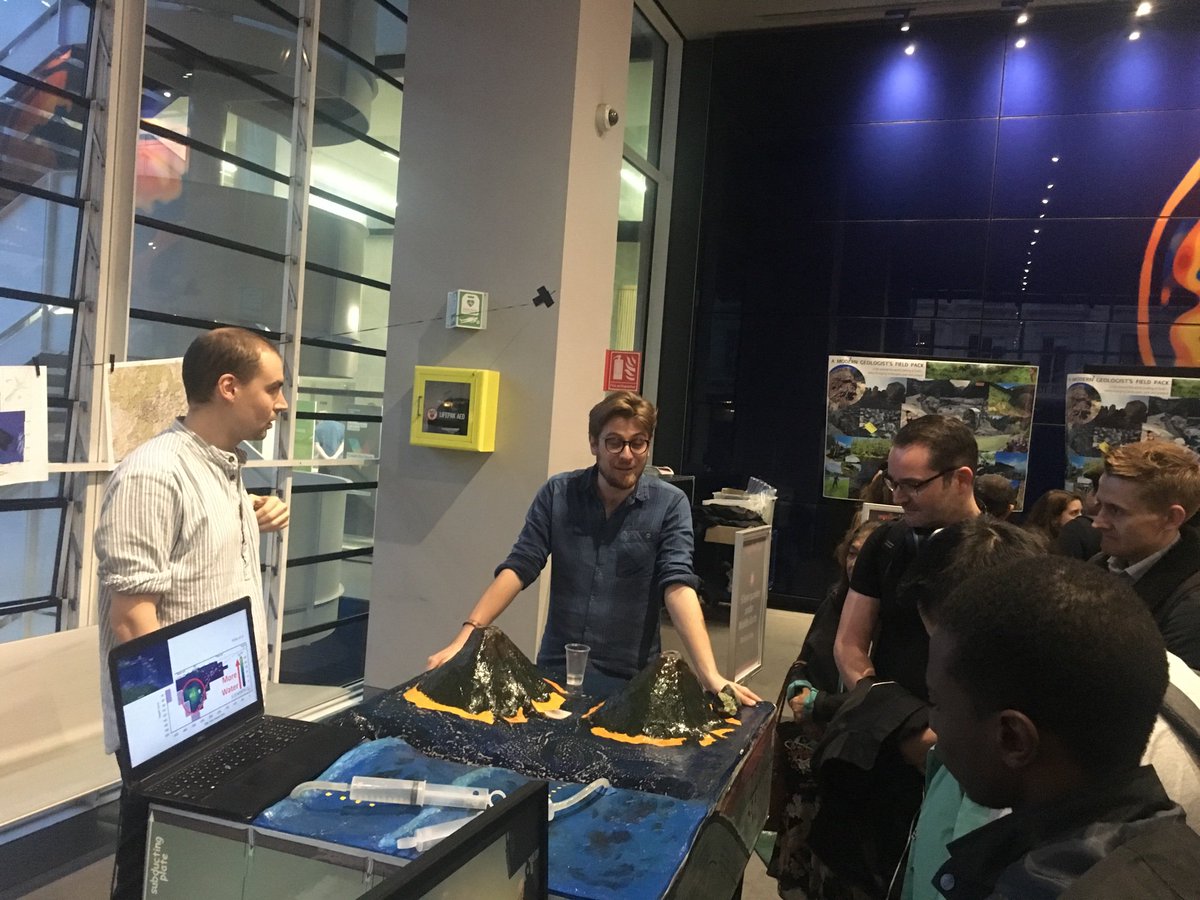 Had a great time at the #ImperialLates talking about the <a href="/NZ3D_FWI/">NZ3D FWI</a> and <a href="/VoiLA_NERC/">VoiLA</a> experiments with @rob_wallen and <a href="/ben_maunder22/">Ben Maunder</a> #waveifyouloveseismic