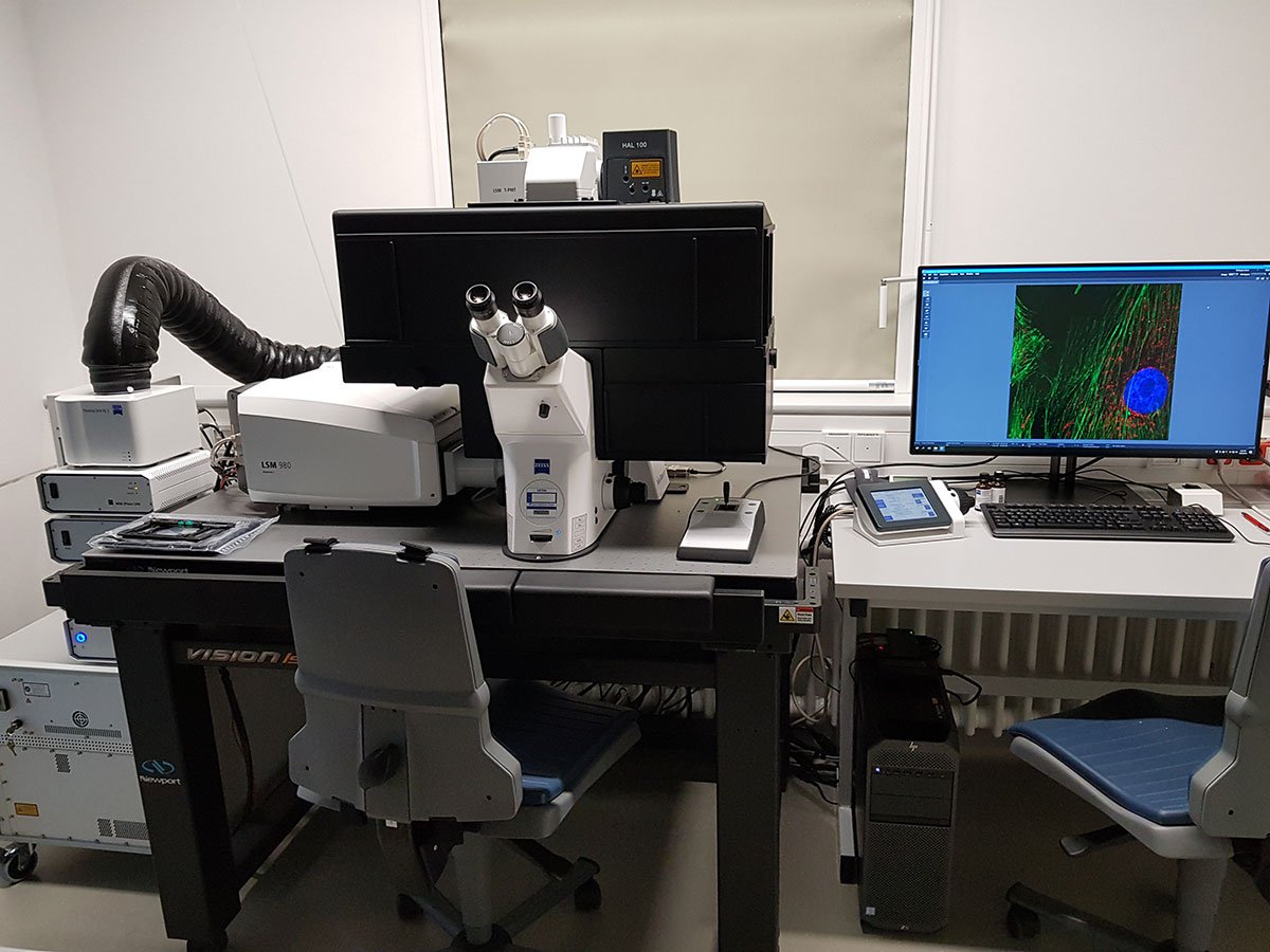 UniJena's tweet photo. Ready, set, go! The first #microscope of the #ClusterOfExcellence #BalanceOfTheMicroverse @UniJena is now up and running. 😃 https://t.co/T3G9EQQ2s1