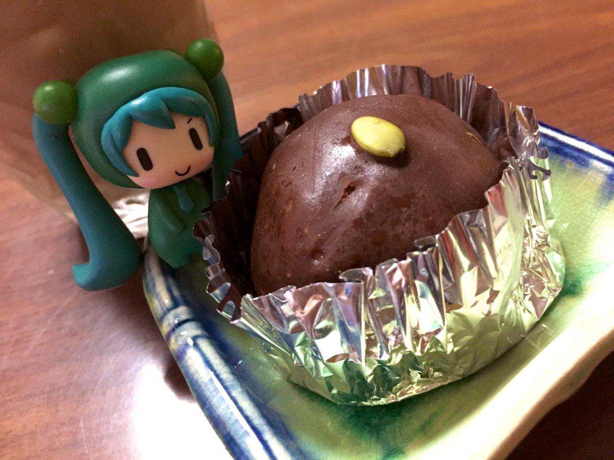 カオリンミノーグ スナック初音ママ V Twitter そーいや 愛媛のニュープランタンのチョコボール 美味しいけどブランデーがかなーり効いてる ケーキなので お酒に弱い人 車運転する人は食べないほうがいいかもね お菓子なので全年齢ではあるけども