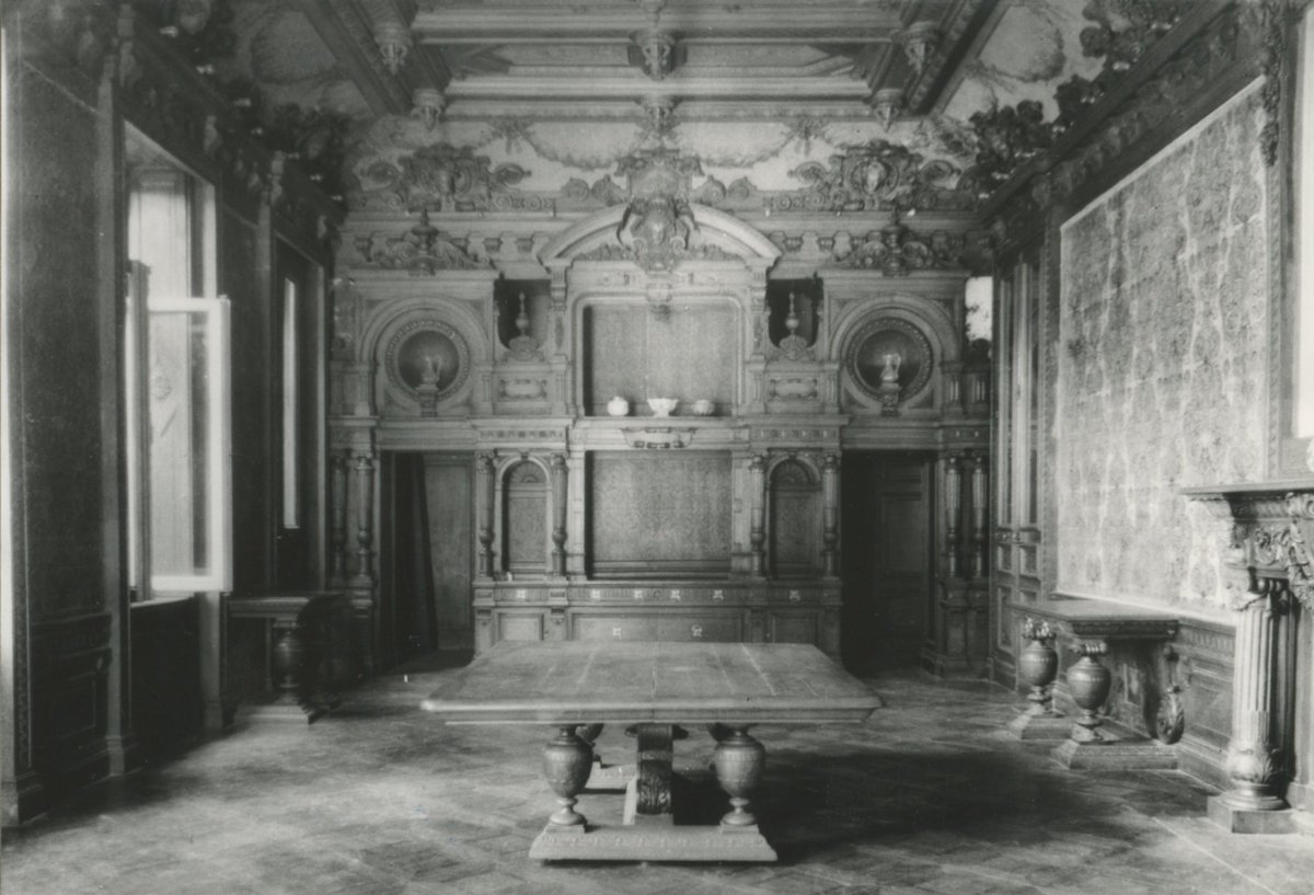 BibliotecaDacd's tweet photo. C'era una volta... #Trevanofriday #castelloditrevano #XIXsecolo @BibliotecaDacd @supsi_ch #Canobbio #Lugano #Switzerland #blackandwhite #architecture #oldtime #storia https://t.co/J8JhceGYvT