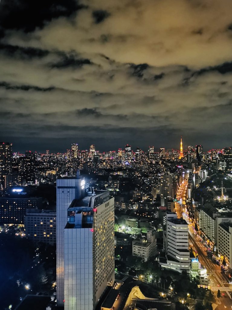 Heading back to #tokyo to bed down before #TyphoonHagibis hits. Looks like we’ll be on lockdown in our hotel. Straight to the #karaoke bar? #rugbyworldcup2019