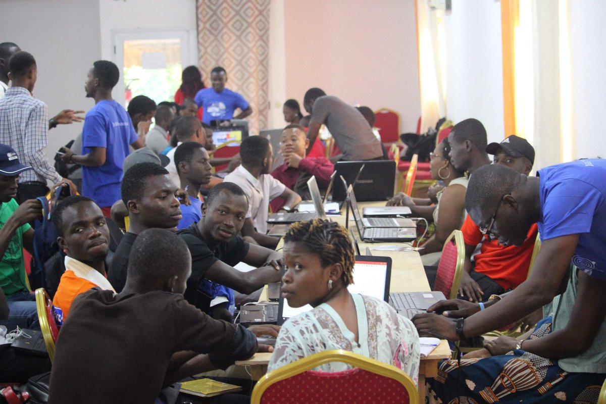 GDG Yamoussoukro #DevFest #DevFestYamoussoukro tweet media