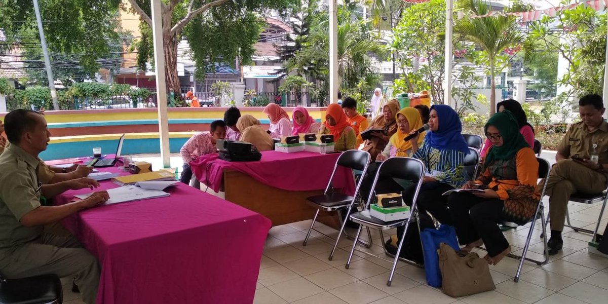 rptrakarangany2's tweet photo. Monitoring evaluasi  serta tata cara penginputan Laporan kampung Kb, dan  Pembinaan program pembangunaan keluarga tingkat  kota adm, jakpus
dihadiri oleh dinas PPAPP bp. bamban. Kasatlak PLKB Kec, sawah besar. Aris dan para PLKB Sekec. sawah besar&amp; pengola RPTRA 
@Ermasuryani63 https://t.co/XyJZDPBWY8