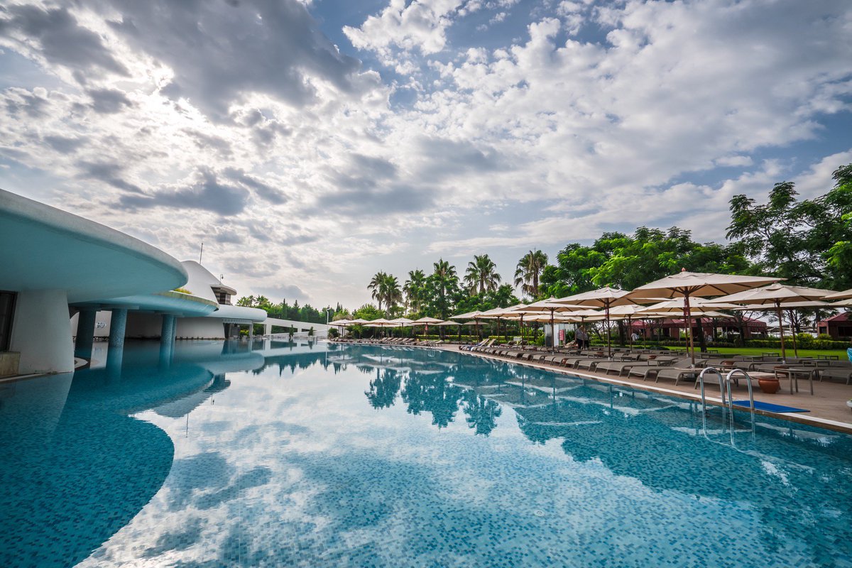 corneliahotels's tweet photo. Peaceful moments by Cornelia Diamond pool.

Cornelia Diamond havuzunda huzur dolu anlar.

#CorneliaDiamond #CorneliaDeluxe #GercekLuks #FollowCornelia #FeelTheDifference #TailorMadeLuxury #GenuineLuxury #SummerinCornelia #SummerVibes #CorneliaVibes #CorneliaBlue #CorneliaPools https://t.co/LS2SBdaS08
