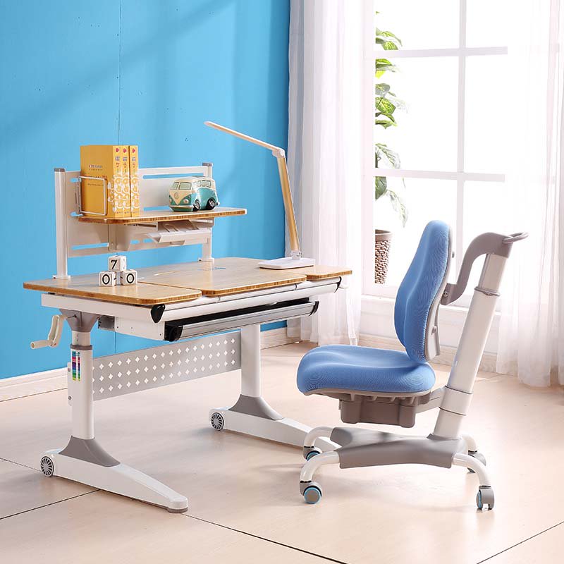 XinyilongDesk's tweet image. Wooden top height adjustable bamboo study desk with storage has won the majority of consumer&apos;s favor. gdxylkidsdesk.com/wooden-top-hei… #solidwooddesk #functionaltable