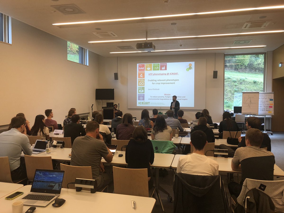 JoelleClaussen tweet media