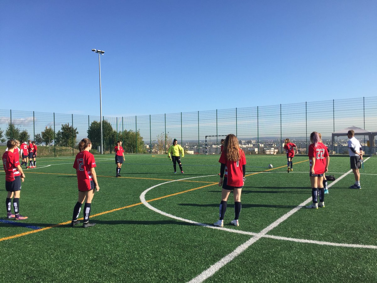 Warm up time on a sunny day in Budapest ! #GoPBIS Let’s do this @PBISLibus @PBISCZ