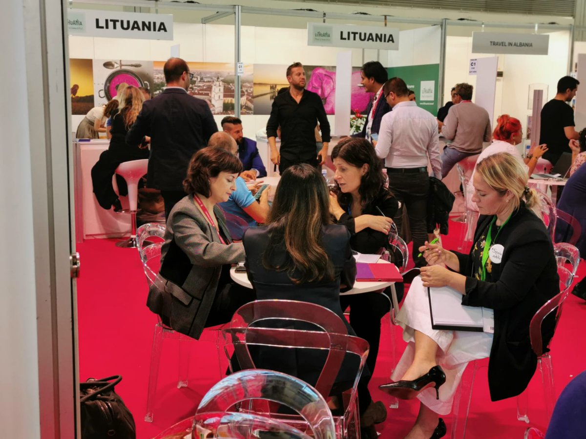 FundVisitVal's tweet photo. Estamos en @TtgExpo, #Rimini presentado las novedades de la oferta turística de València y nuestro plan de acción para 2020. #TTG19
#VLCNonStop https://t.co/mNhFDmEi6j