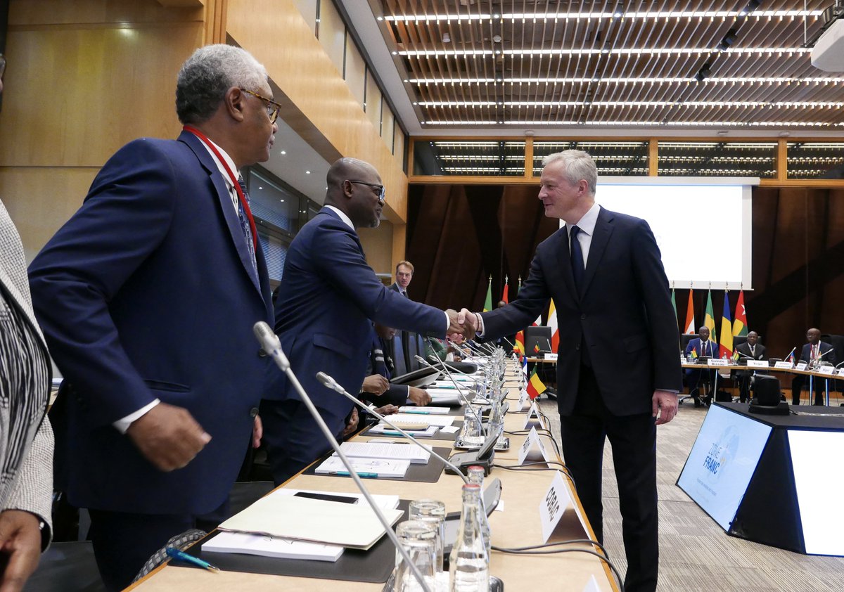 BrunoLeMaire's tweet photo. Heureux d'accueillir les ministres des Finances africains de la #ZoneFranc. Le partenariat avec les pays africains est prioritaire. Nous travaillons ensemble au développement économique des pays de la zone, à la lutte contre le blanchiment d’argent et le financement du terrorisme https://t.co/ZV35TS0Fre