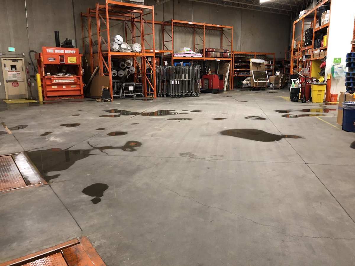What’s an #OASM to do while his team is treated to 🍕 and #D25Challenge is in full swing, Pressure wash receiving sounds like a great idea, setting “Shine” to a whole new level! @EddieG_THD <a href="/WebbfWebb/">frank webb</a> <a href="/alex_schendell/">Alex Schendell</a> <a href="/barnes2_jim/">Jim Barnes</a>