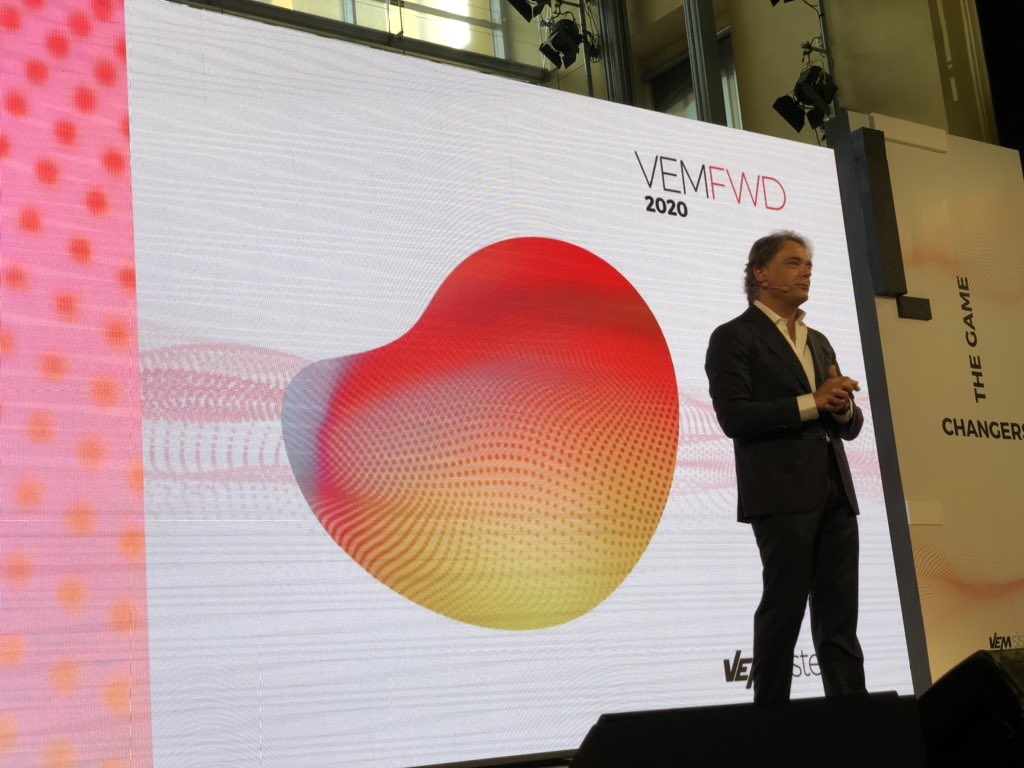 Si apre #TheGameChanger l’evento <a href="/vemsistemi/">VEM sistemi</a> dedicato alle tecnologie per accelerare la #DigitalTransformation Stefano bossi <a href="/stebossi/">stefano bossi</a> Ad Vem parla dell’impatto che avrà #AI  definendola una tecnologia duale per i benefici e i rischi che apporterà <a href="/AI_NBMedia/">Automazione</a>