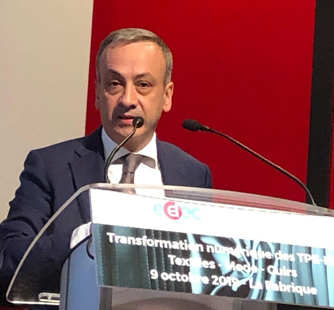 Textiles Mode Cuirs (@edec_tmc) on Twitter photo Les branches #Textiles #Mode #Cuirs et @Opcalia remercient <a href="/BrunoLucasDGEFP/">Bruno Lucas</a> @Minist_Travail d'avoir soutenu l'engagement des 8000 entreprises et 170 000 salariés de la filière dans ses projets de #transnum #RH au cours de l'#Edec_TMC >> bit.ly/326UXTd Les branches #Textiles #Mode #Cuirs et @Opcalia remercient <a href="/BrunoLucasDGEFP/">Bruno Lucas</a> @Minist_Travail d'avoir soutenu l'engagement des 8000 entreprises et 170 000 salariés de la filière dans ses projets de #transnum #RH au cours de l'#Edec_TMC >> bit.ly/326UXTd