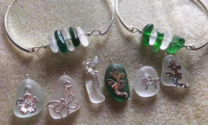 IJDDteam's tweet photo. ๐SPOTLIGHT๐#IJDD is about championing independent designers. We're shining the spotlight on @Ness_SeaGlass!
.
Sarah Smith and her team make jewellery out of natural sea glass, found at Loch Ness. The designs are truly unique - it's no wonder they've won so many awards! https://t.co/sjo4rDg1JT