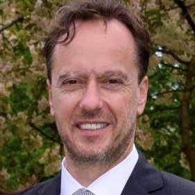 Alles te weten komen over diversiteit en inclusie? Martijn Wecke, Director Human Resources Europe bij @techdataNL, verteld hier alles over in deze podcast. #HR #Podcast #HRTop100 <a href="/HRTop100/">HRTop100</a> <a href="/RvdbHR/">Rvdb HR</a> #TechData bit.ly/2mB503z