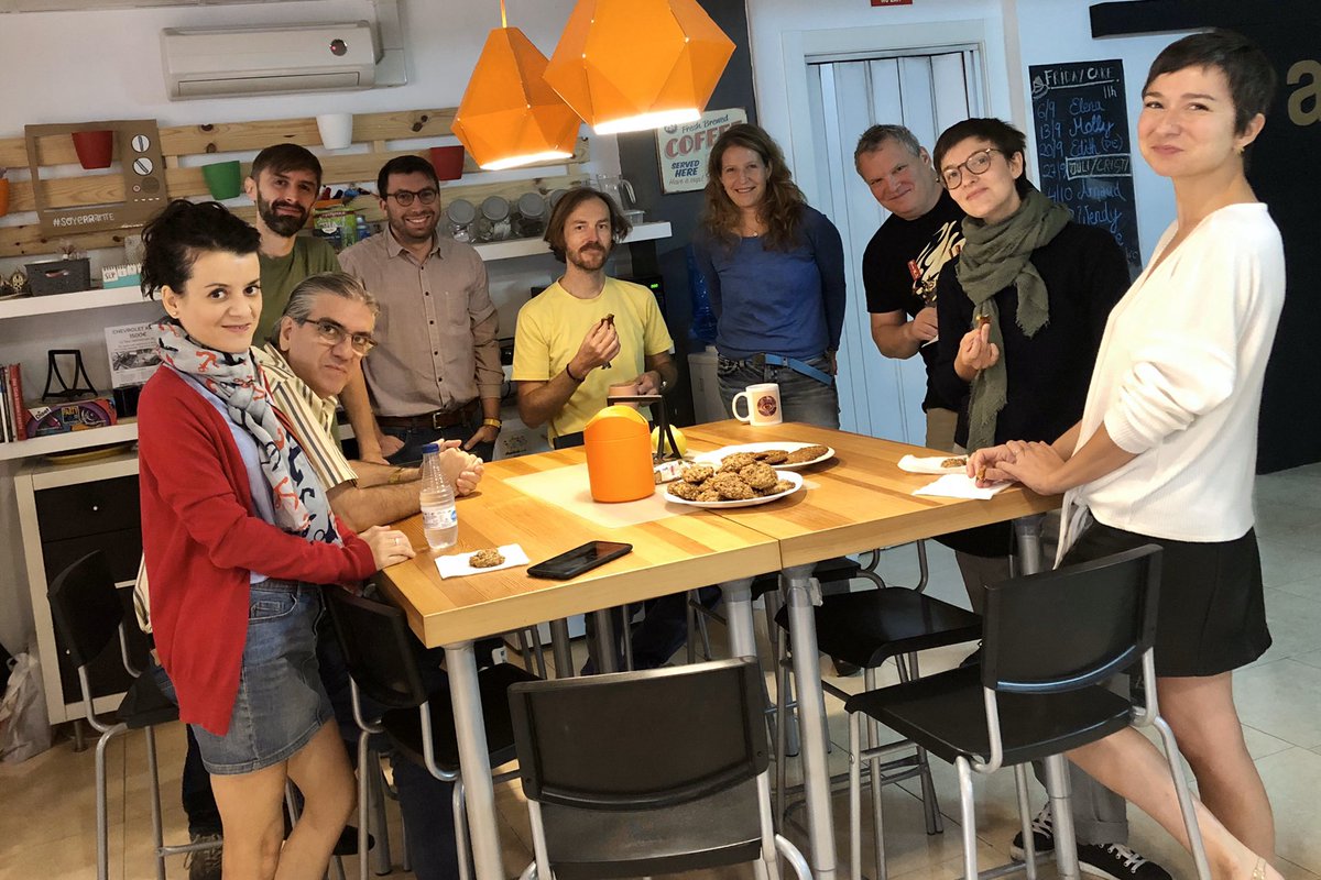 espacioerranTe's tweet photo. Es viernes! Es #FridayCake en nuestro espacio de #coworking. Gracias Wendy por estas galletas tan deliciosas! 😋😋 🍪 🍪🍪 #soyerranTe https://t.co/r6LGOpr3GA