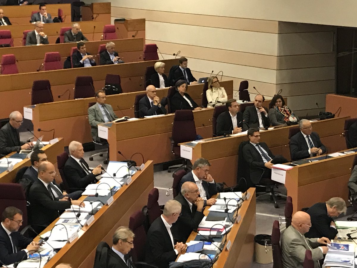 JD_Berger's tweet image. [En direct] Intervention en conseil de la Métropole du Grand Paris pour défendre les finances du bloc communal et le maintien des ressources aux #Territoires.
Les Territoires exercent de nombreuses compétences, ils doivent se voir attribuer les financements nécessaires. #Interco