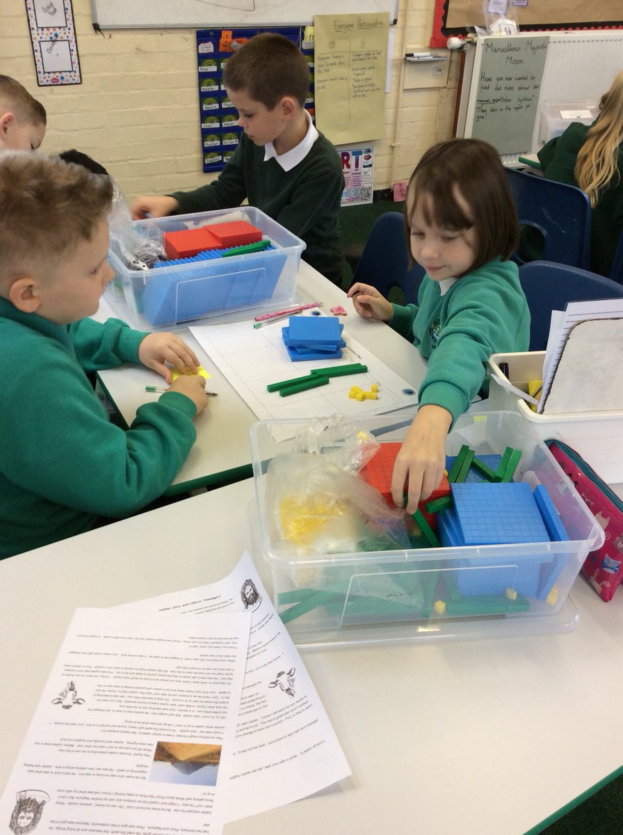 Springwood_Prm's tweet photo. #springcaernarfon have been busy using dienes to help them add 2 digit and 3 digit numbers with the column method https://t.co/dfUNnCMRub