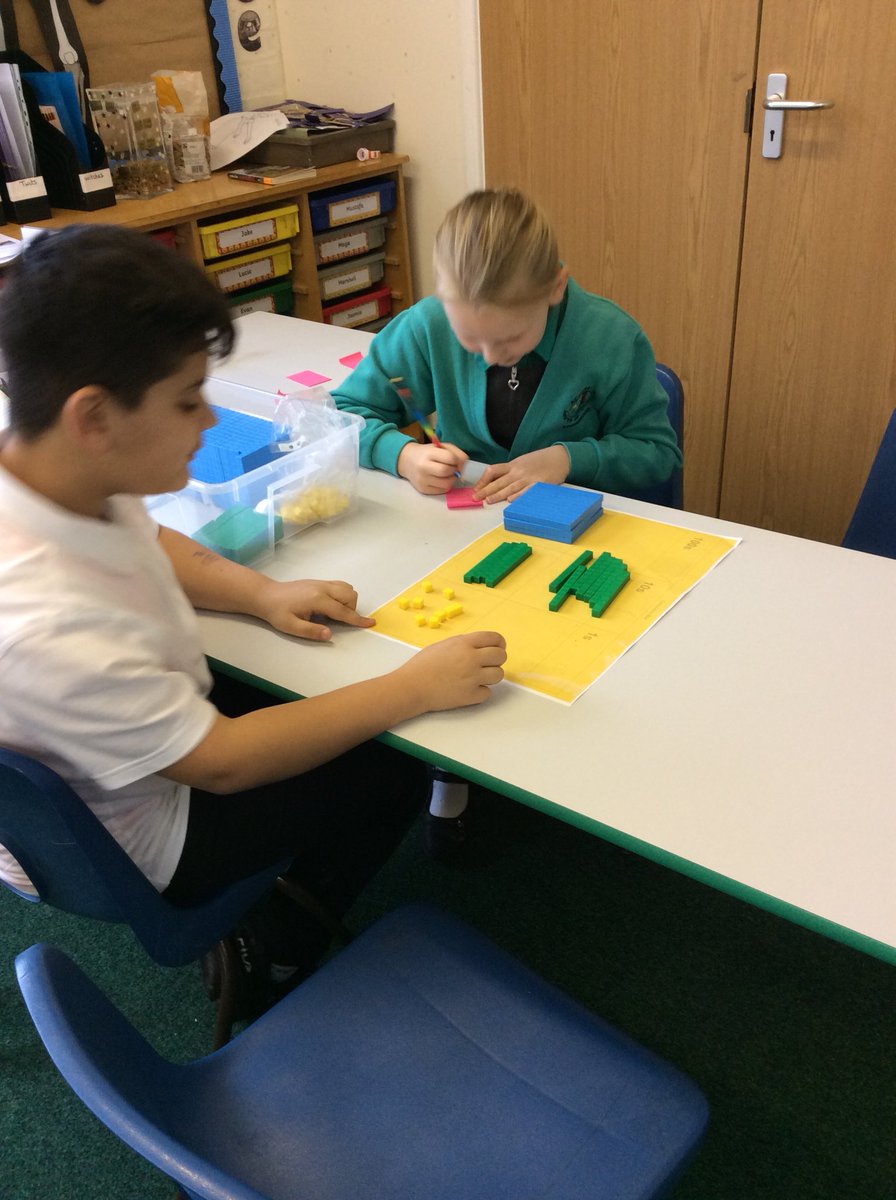 Springwood_Prm's tweet photo. #springcaernarfon have been busy using dienes to help them add 2 digit and 3 digit numbers with the column method https://t.co/dfUNnCMRub