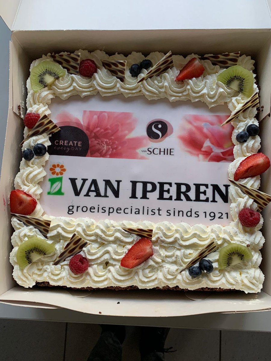 GerardBok's tweet photo. Van Iperen feliciteert Van Schie met hun nieuwe naam en uitstraling! #vanschie #decorum #iperen https://t.co/za5cEG4OA3
